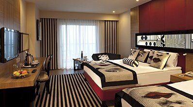 Delphin Imperial Lara Oda