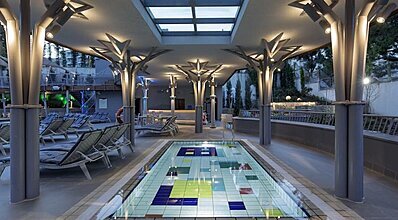 Double Tree By Hilton Kusadasi Havuz / Deniz