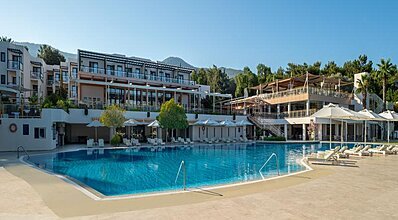 DoubleTree By Hilton Bodrum Işıl Club Resort Havuz / Deniz