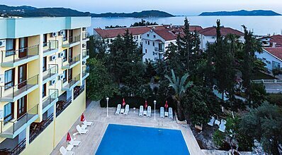 Ekici Hotel Havuz / Deniz