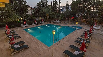 Ekici Hotel Havuz / Deniz
