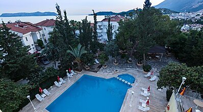 Ekici Hotel Havuz / Deniz