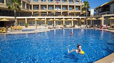 Elamir Resort Hotel Havuz / Deniz
