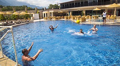 Elamir Resort Hotel Havuz / Deniz