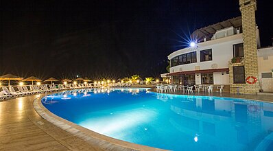 Family Belvedere Hotel Havuz / Deniz