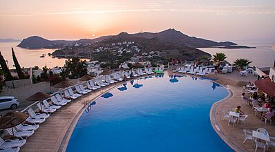 Family Belvedere Hotel Havuz / Deniz