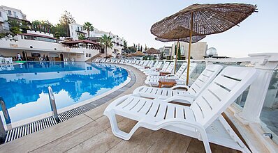 Family Belvedere Hotel Havuz / Deniz