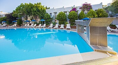 Flora Otel Bodrum Havuz / Deniz