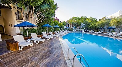 Flora Otel Bodrum Havuz / Deniz
