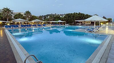 Golden Age Hotel Bodrum Havuz / Deniz