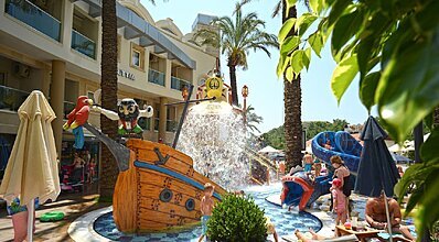 Grand Cettia Hotel Havuz / Deniz