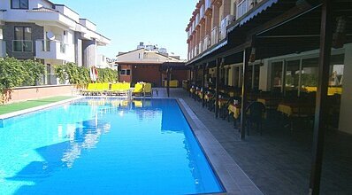 Grand Nar Hotel Havuz / Deniz