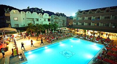 Grand Viking Hotel Havuz / Deniz