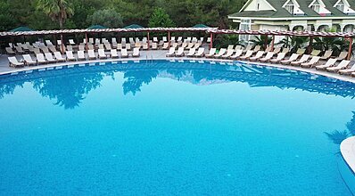 Green Forest Holiday Village  Havuz / Deniz