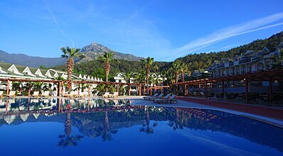 Green Forest Holiday Village  Havuz / Deniz