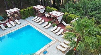 Green Forest Holiday Village  Havuz / Deniz