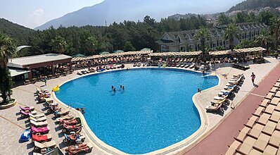 Green Forest Holiday Village  Havuz / Deniz