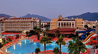 Green Nature Resort & Spa Havuz / Deniz