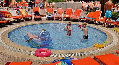 Green Nature Resort & Spa Havuz / Deniz