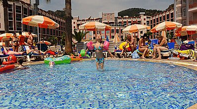 Green Nature Resort & Spa Havuz / Deniz