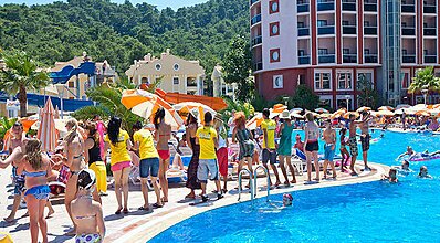 Green Nature Resort & Spa Havuz / Deniz