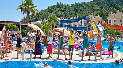 Green Nature Resort & Spa Havuz / Deniz