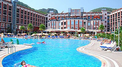 Green Nature Resort & Spa Havuz / Deniz