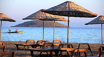 Gumuldur Mavi Deniz Otel Havuz / Deniz