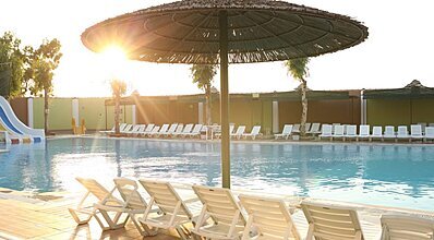 Hedef Beyt Hotel Resort Spa Havuz / Deniz