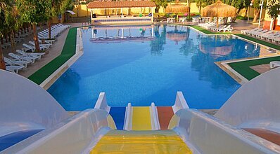 Hedef Beyt Hotel Resort Spa Havuz / Deniz