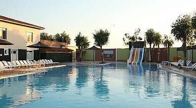 Hedef Beyt Hotel Resort Spa Havuz / Deniz