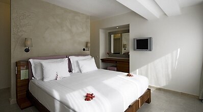 Hillside Beach Club Oda