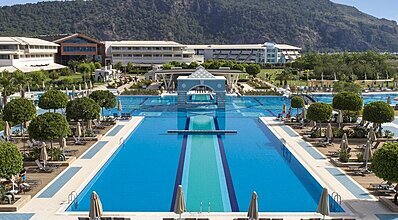 Hilton Dalaman Sarigerme Resort Spa Havuz / Deniz