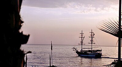 Horus Paradise Luxury Resort Havuz / Deniz