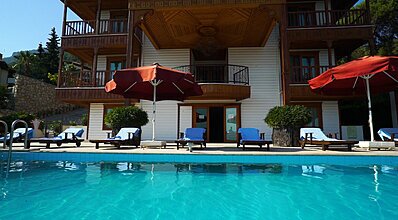 Hotel Azmakhan Havuz / Deniz