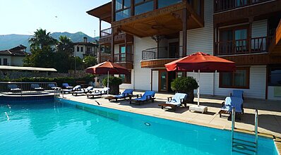 Hotel Azmakhan Havuz / Deniz