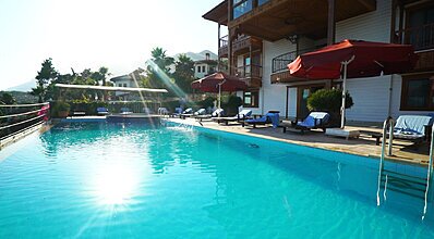 Hotel Azmakhan Havuz / Deniz