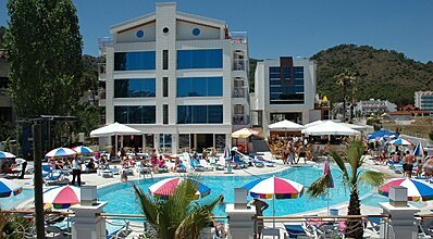 İdeal Pearl Hotel Havuz / Deniz
