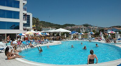 İdeal Pearl Hotel Havuz / Deniz