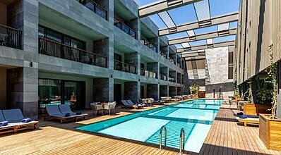 Kaya Palazzo Resort & Residences Le Chic Bodrum Havuz / Deniz