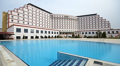 Korel Thermal Resort Clinic & Spa Havuz / Deniz