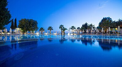 Labranda TMT Bodrum Resort Havuz / Deniz