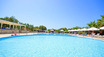 Ladonia Hotels Zemda Gümüşlük Havuz / Deniz