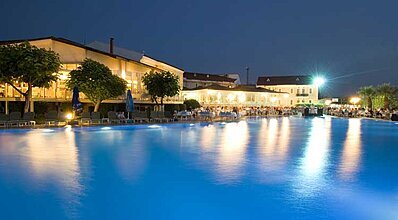 Lycus River Thermal Hotel Havuz / Deniz