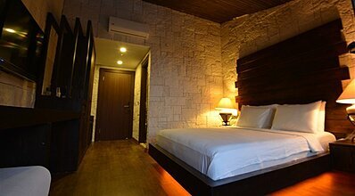 Manaspark Deluxe Hotel Oda