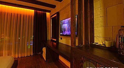 Manaspark Deluxe Hotel Oda