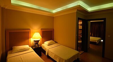Manaspark Deluxe Hotel Oda