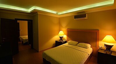 Manaspark Deluxe Hotel Oda