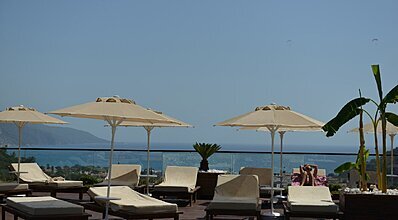 Manaspark Deluxe Hotel Havuz / Deniz