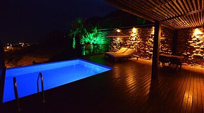 Manaspark Deluxe Hotel Oda
